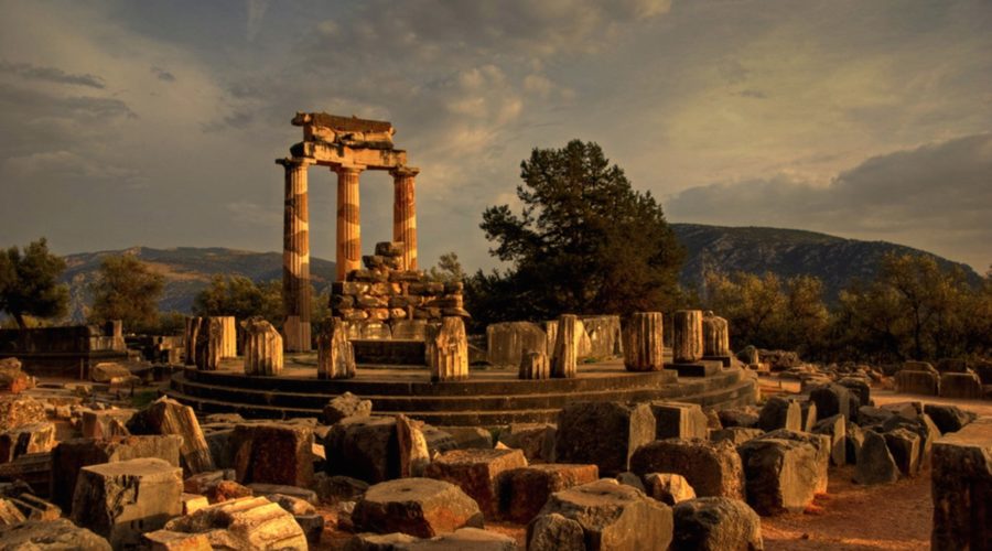3-Day Delphi & Meteora Monasteries Tour, Greece
